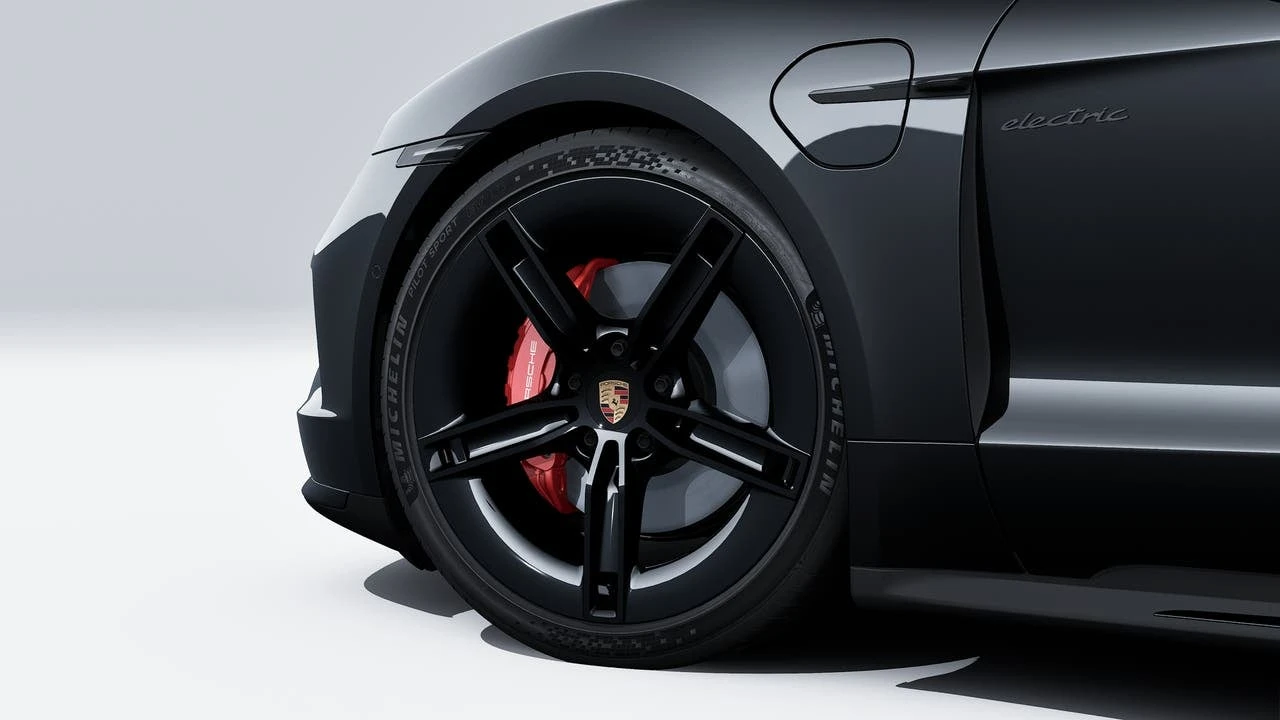 2026 Porsche Taycan GTS - Image 10 of 14