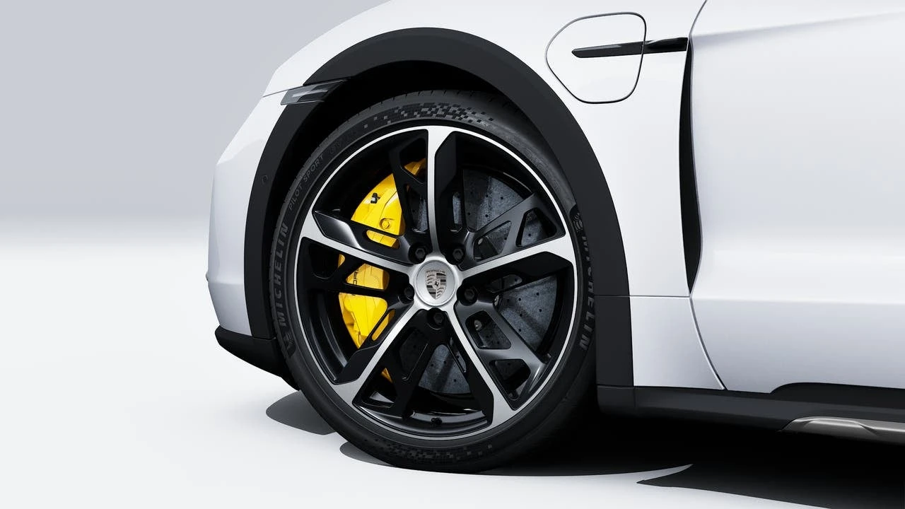 2026 Porsche Taycan Cross Turismo - Image 10 of 14