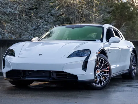 2026 Porsche Taycan Turbo S Cross Turismo