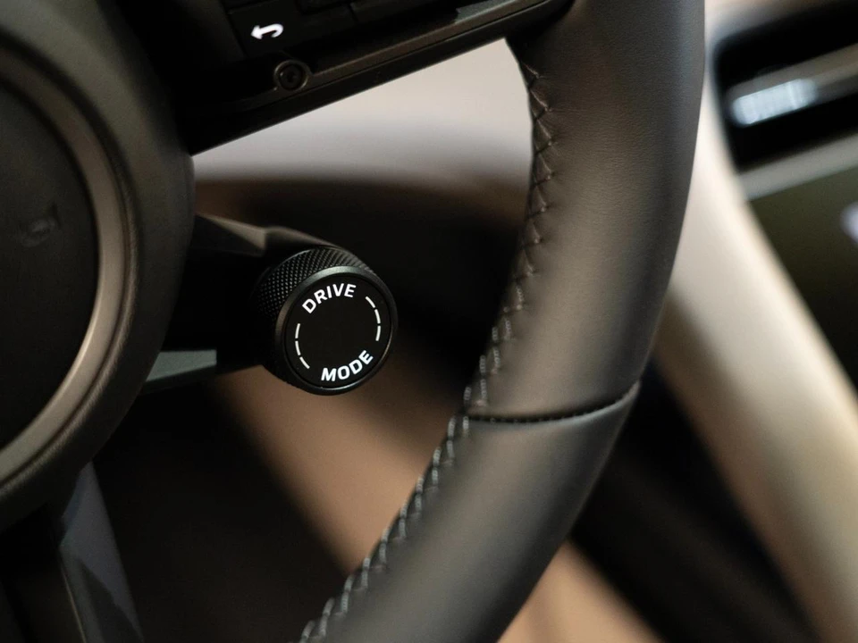 2026 Porsche Taycan - Image 23 of 28