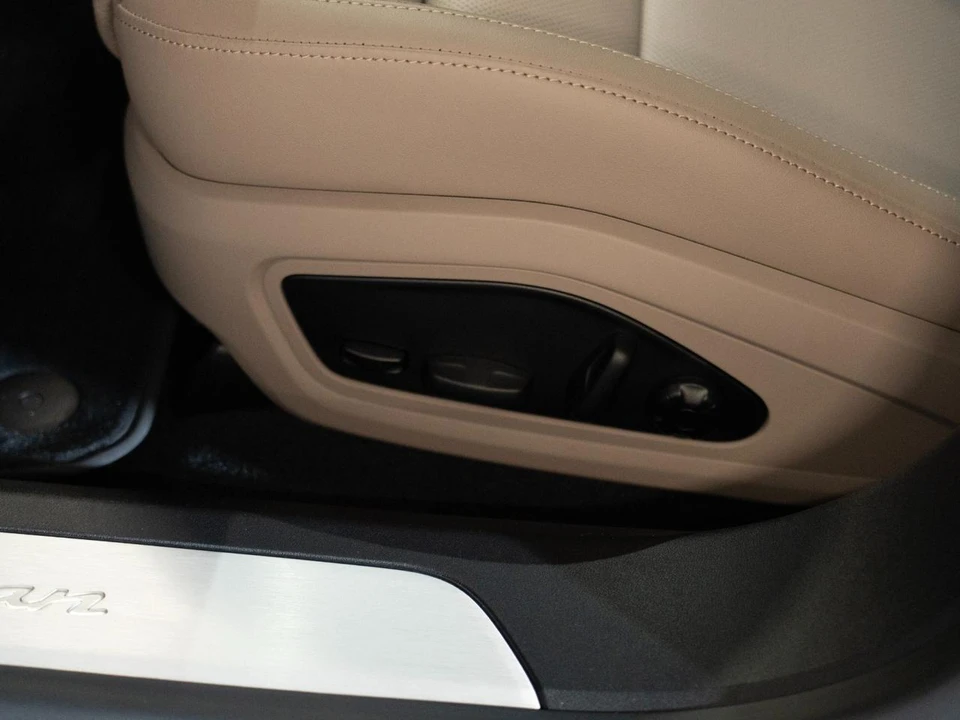 2026 Porsche Taycan - Image 13 of 28
