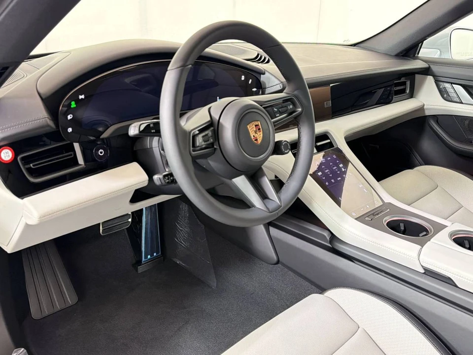 2026 Porsche Taycan - Image 4 of 5