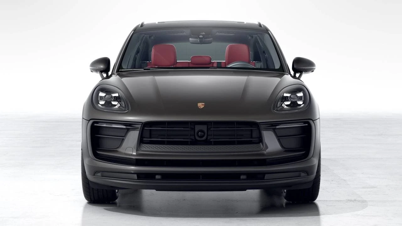 2026 Porsche Macan - Image 8 of 10