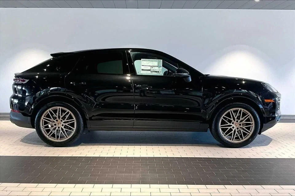 2026 Porsche 9Y0/9Y3 Cayenne - Image 8 of 20