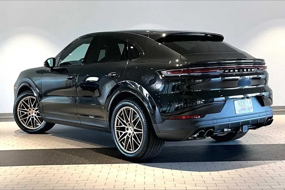 2026 Porsche 9Y0/9Y3 Cayenne - Image 3 of 20