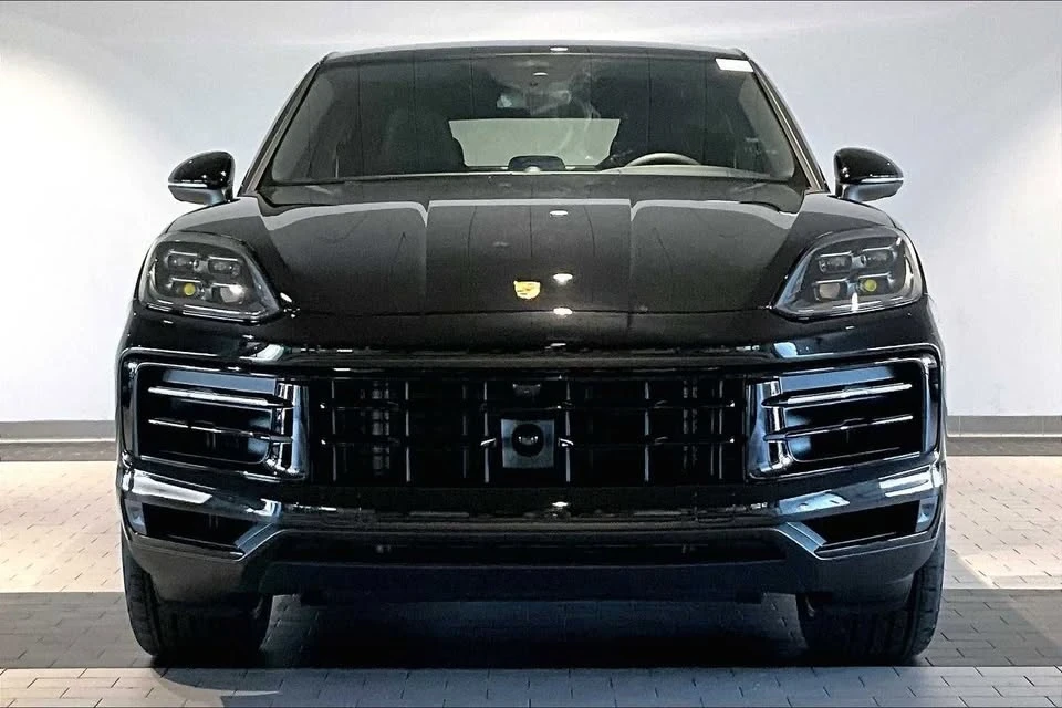 2026 Porsche 9Y0/9Y3 Cayenne - Image 10 of 20