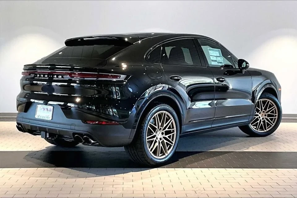 2026 Porsche 9Y0/9Y3 Cayenne - Image 7 of 20