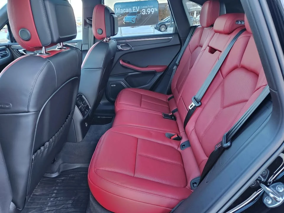 2026 Porsche Macan - Image 5 of 8