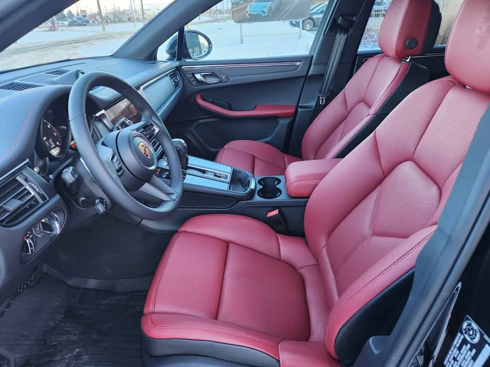 2026 Porsche Macan - Image 6 of 8