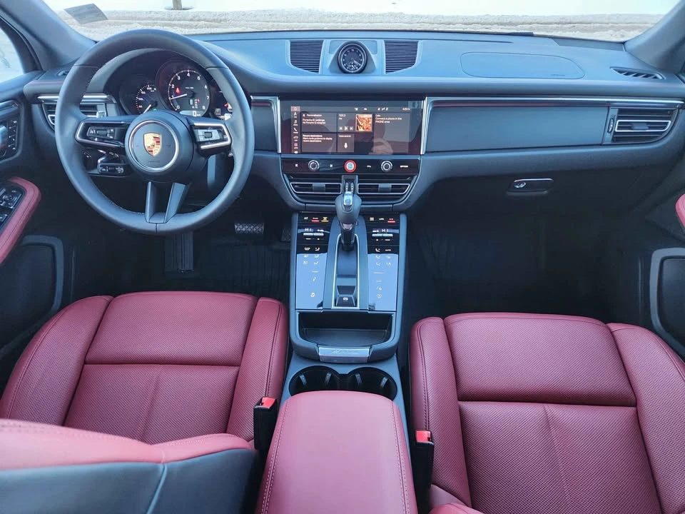 2026 Porsche Macan - Image 7 of 8