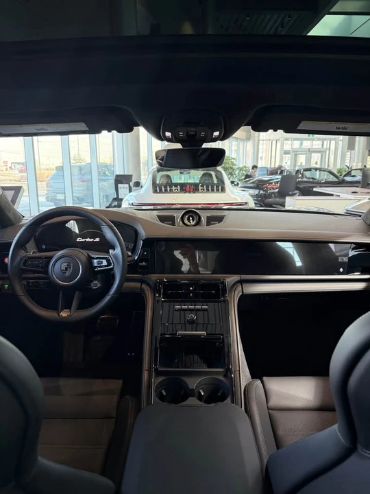 2026 Porsche 976 Panamera - Image 7 of 7