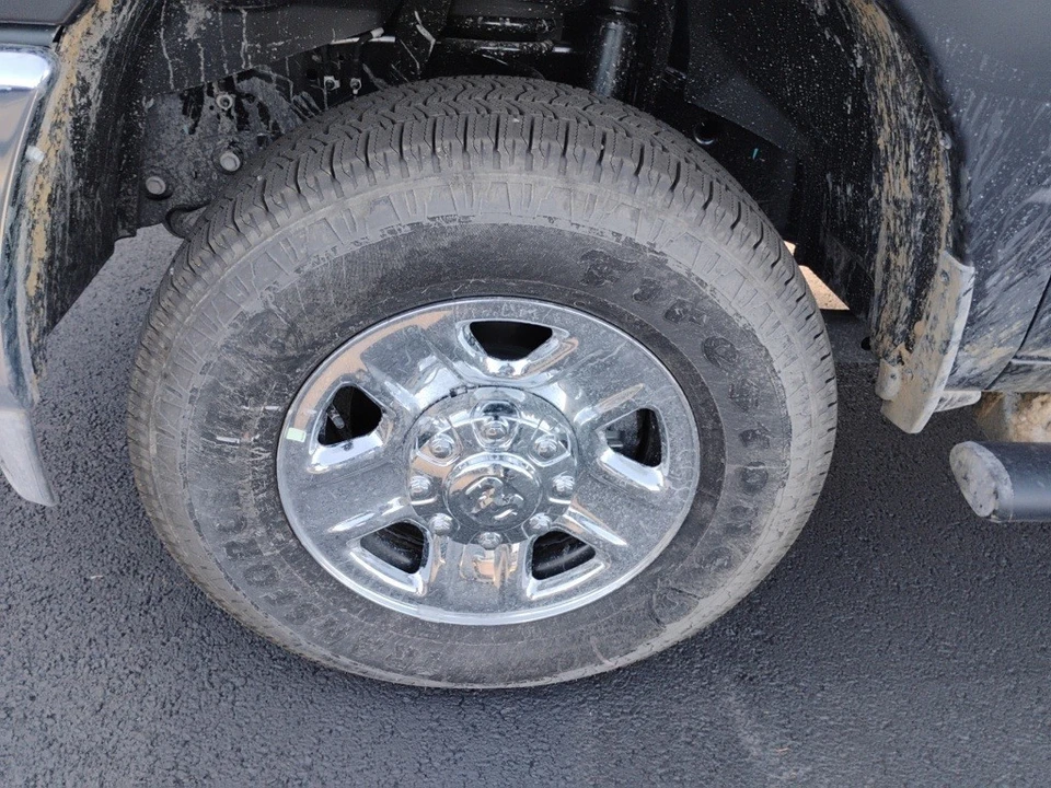 2026 Ram 2500 - Image 9 of 12