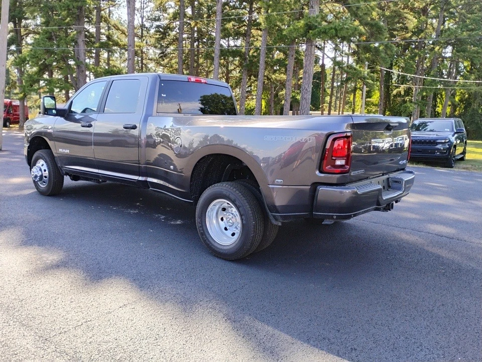 2026 Ram 3500 - Image 7 of 12