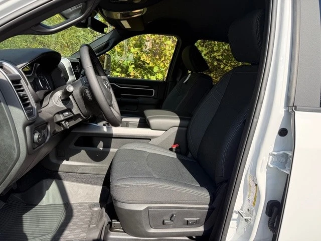 2026 Ram 3500 - Image 14 of 21