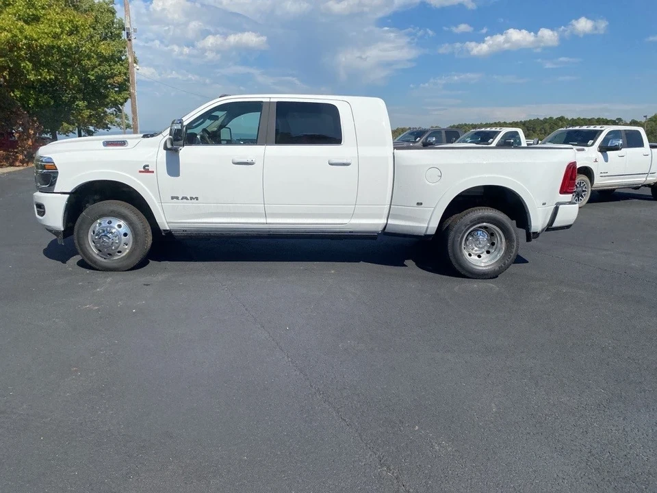 2026 Ram 3500 - Image 8 of 12