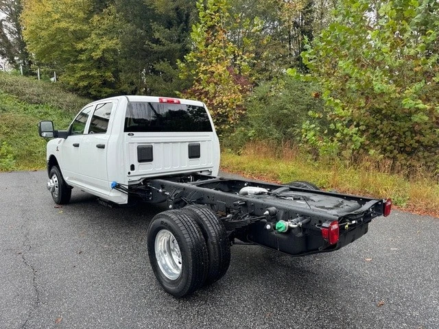 2026 Ram 3500 - Image 9 of 21