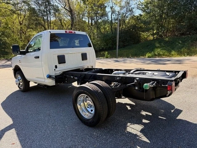 2026 Ram 3500 - Image 9 of 21