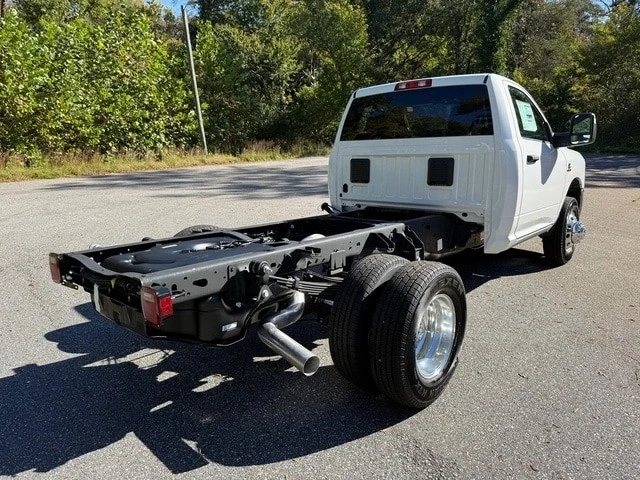 2026 Ram 3500 - Image 7 of 21