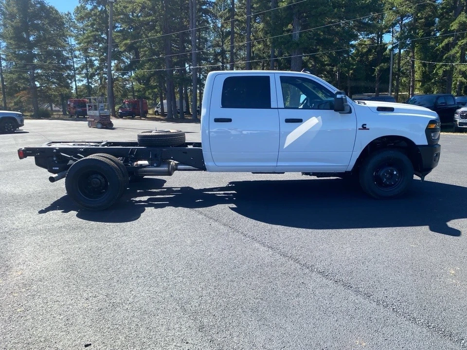 2026 Ram 3500 - Image 4 of 12