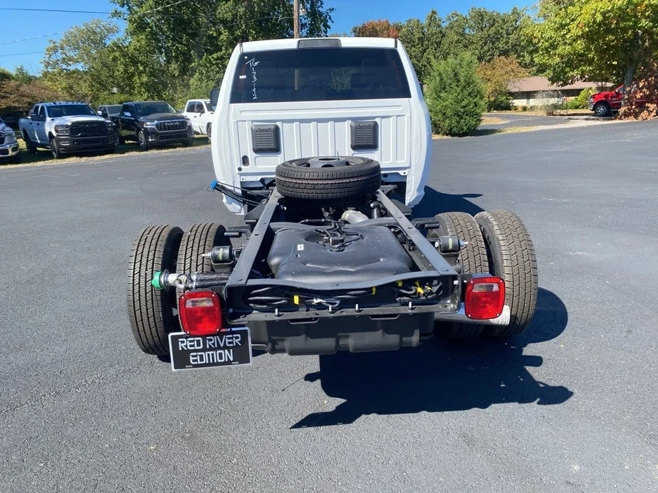 2026 Ram 3500 - Image 6 of 12