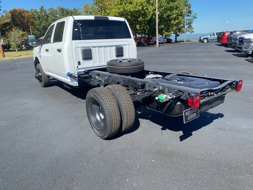 2026 Ram 3500 - Image 7 of 12