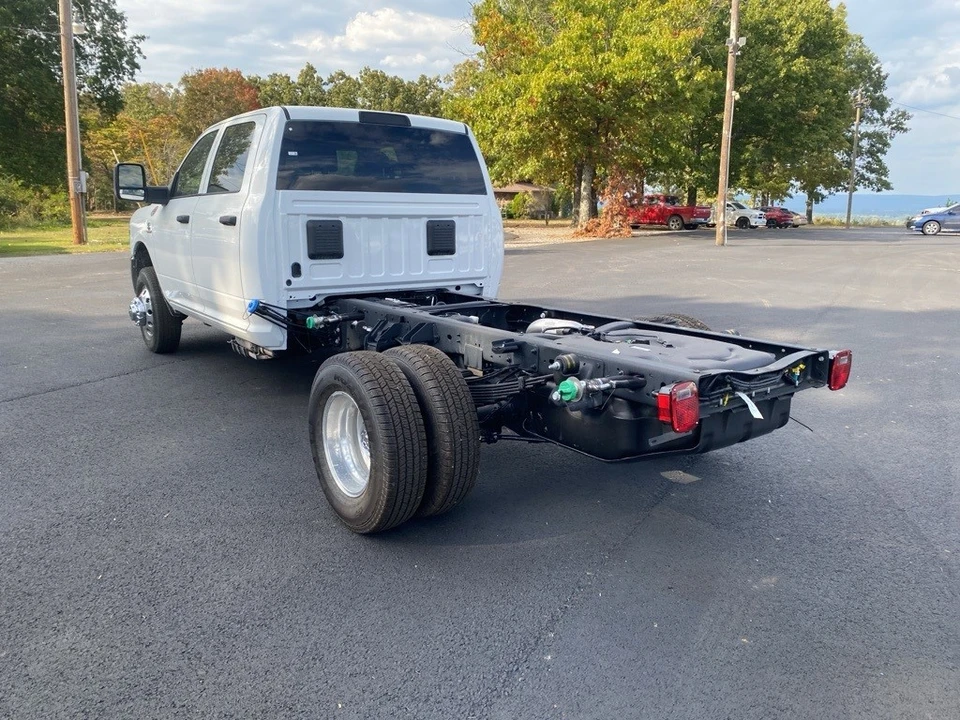 2026 Ram 3500 - Image 7 of 12