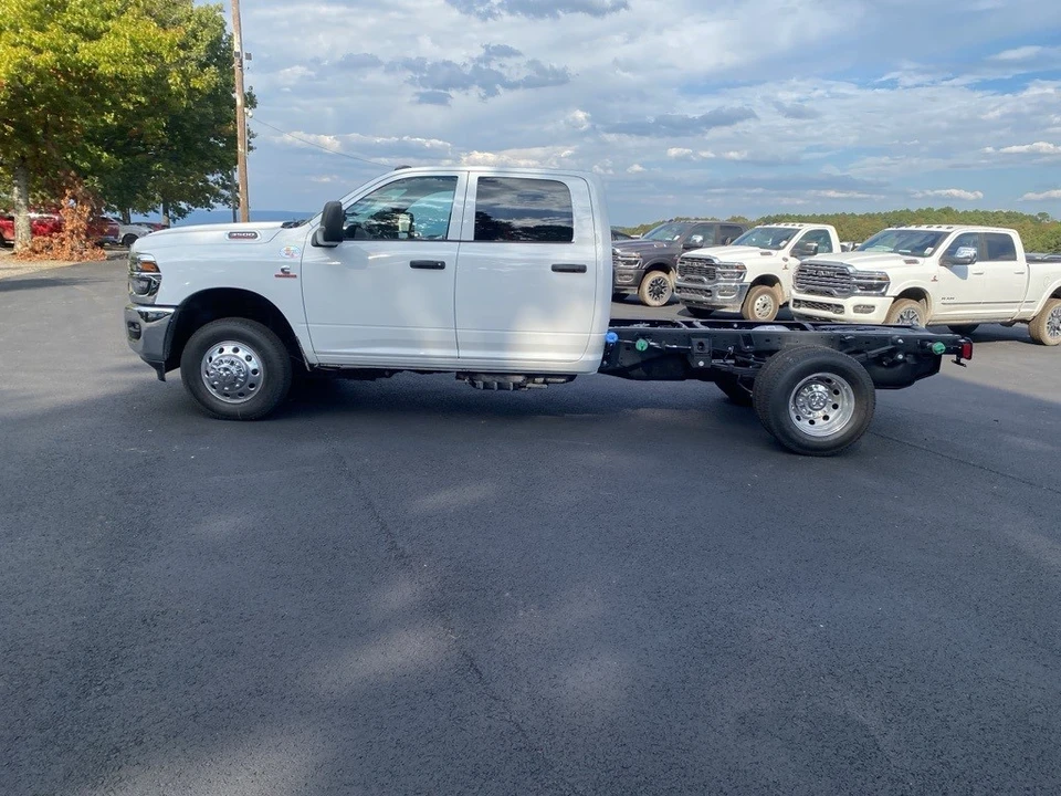 2026 Ram 3500 - Image 8 of 12