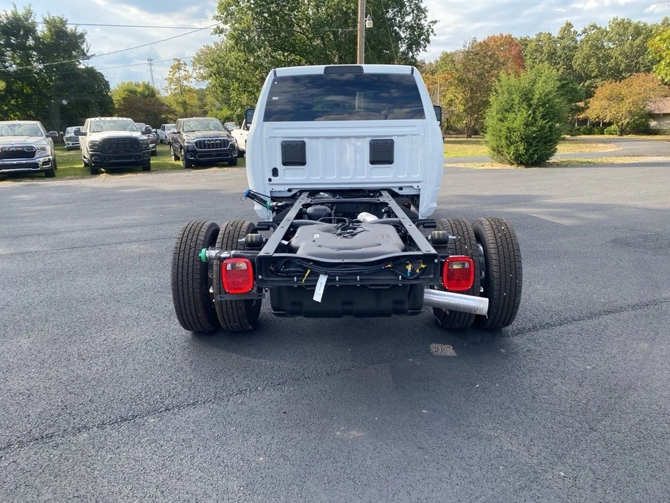 2026 Ram 3500 - Image 6 of 12