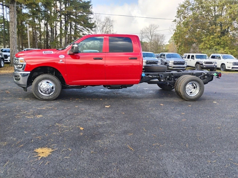2026 Ram 3500 - Image 8 of 12