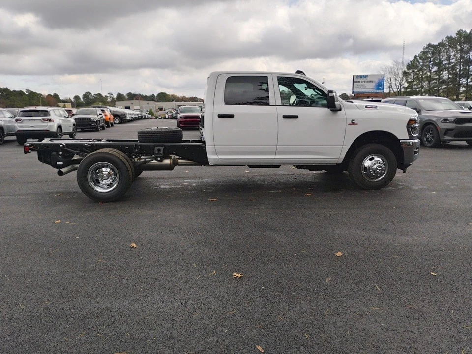 2026 Ram 3500 - Image 4 of 12