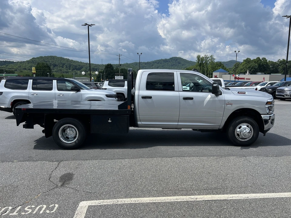 2026 Ram 3500 - Image 4 of 28