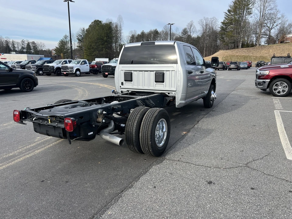 2026 Ram - Image 3 of 28