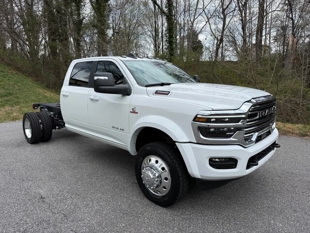 2026 Ram 4500 & 5500 - Image 5 of 21