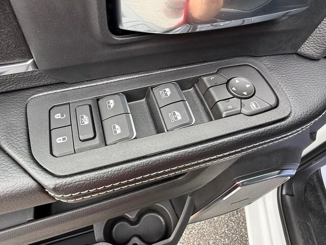 2026 Ram 4500 & 5500 - Image 13 of 21