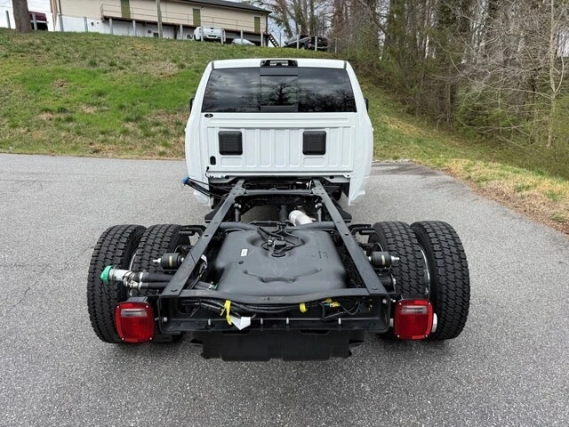 2026 Ram 4500 & 5500 - Image 8 of 21