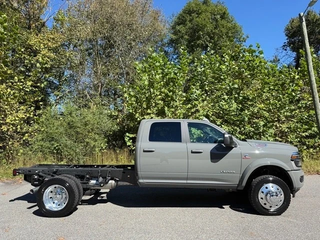 2026 Ram 4500 & 5500 - Image 6 of 21