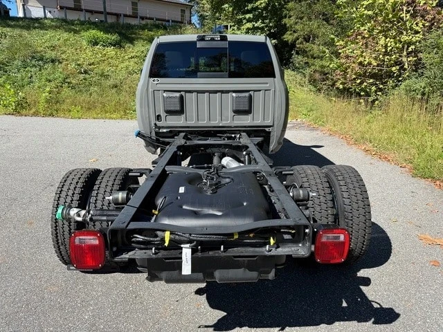 2026 Ram 4500 & 5500 - Image 8 of 21