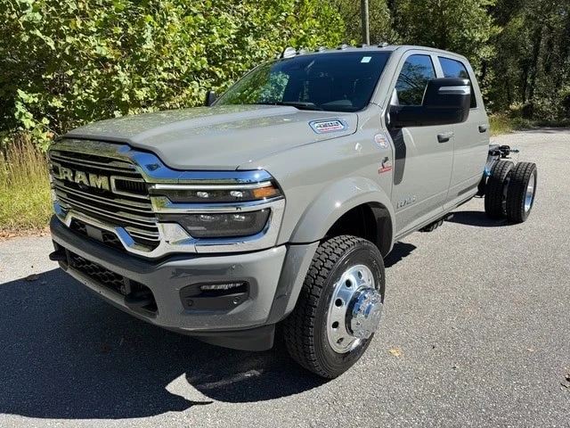 2026 Ram 4500 & 5500 - Image 3 of 21