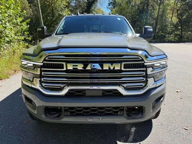 2026 Ram 4500 & 5500 - Image 4 of 21