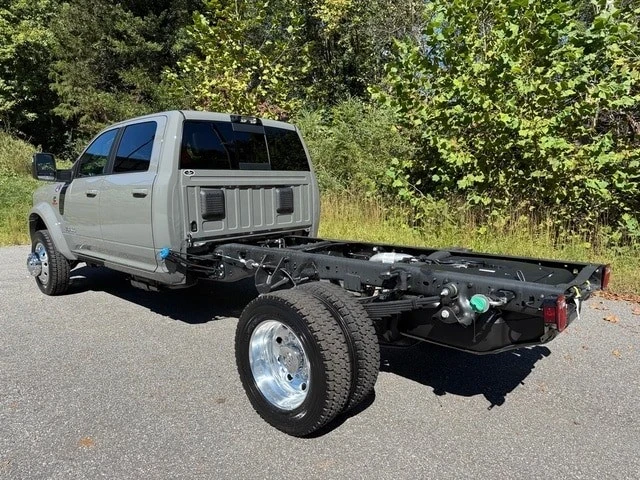 2026 Ram 4500 & 5500 - Image 9 of 21