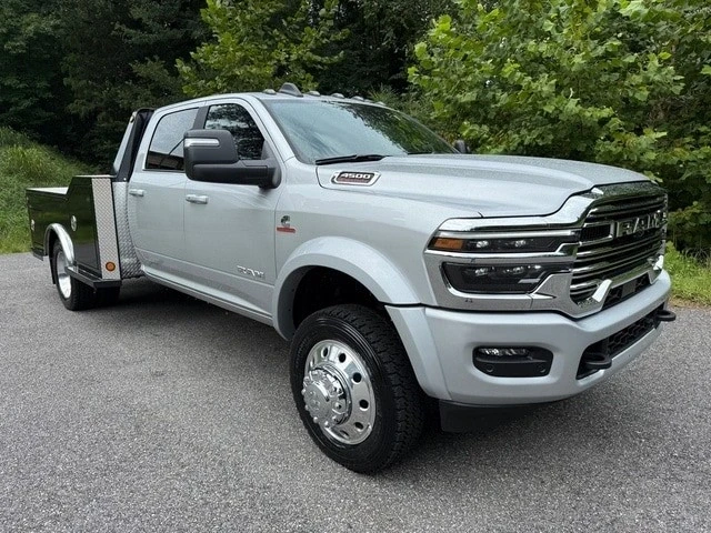 2026 Ram 4500 & 5500 - Image 4 of 21