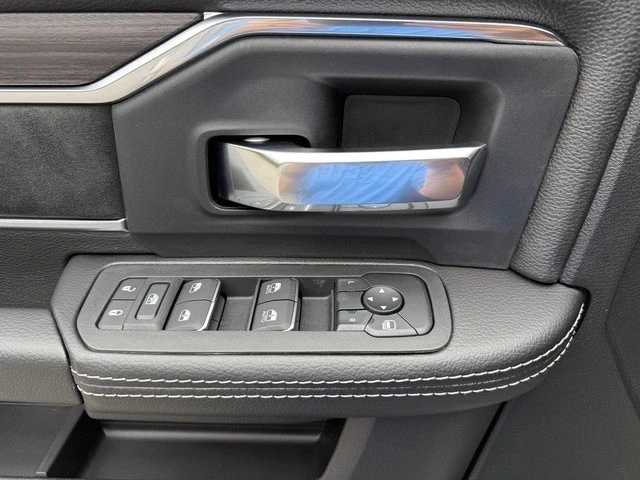 2026 Ram 4500 & 5500 - Image 15 of 21