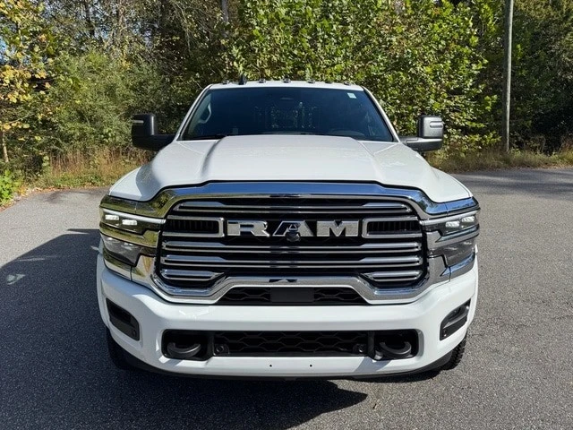 2026 Ram 4500 & 5500 - Image 4 of 21