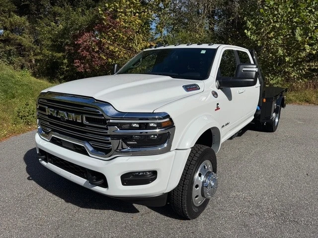 2026 Ram 4500 & 5500 - Image 3 of 21