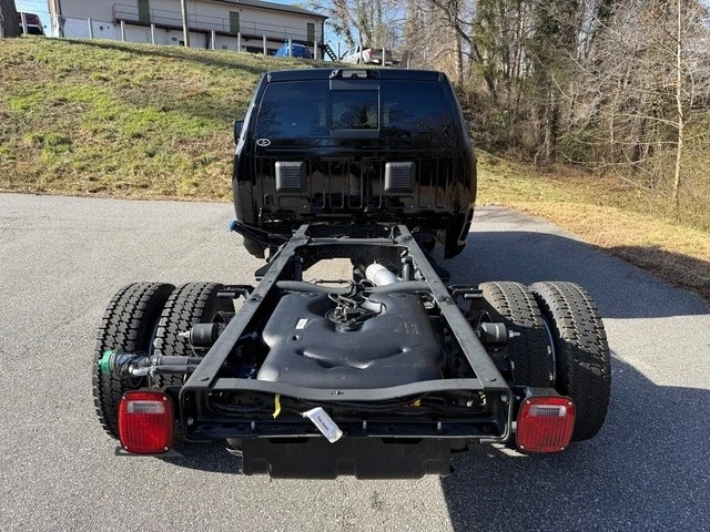 2026 Ram 4500 & 5500 - Image 13 of 21