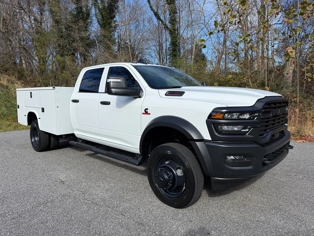 2026 Ram 4500 & 5500 - Image 5 of 21