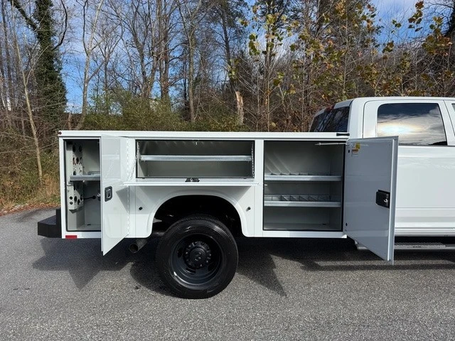 2026 Ram 4500 & 5500 - Image 7 of 21