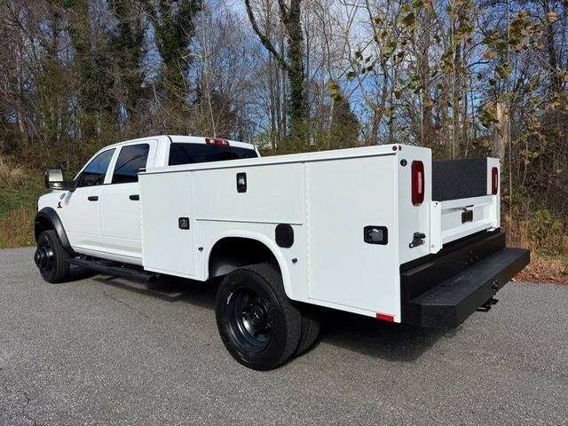 2026 Ram 4500 & 5500 - Image 12 of 21