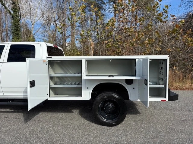 2026 Ram 4500 & 5500 - Image 13 of 21