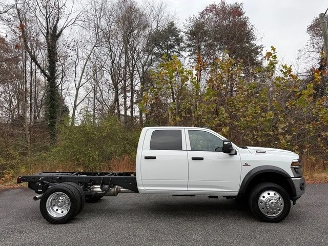 2026 Ram 4500 & 5500 - Image 6 of 21